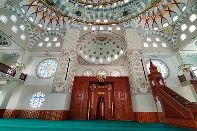 Emirsultan Cami