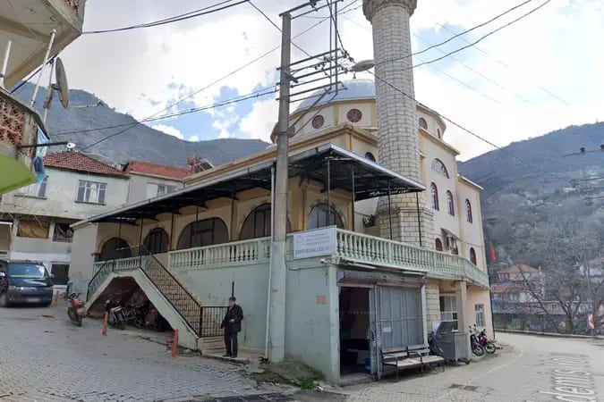 Çayır Mahallesi Cami